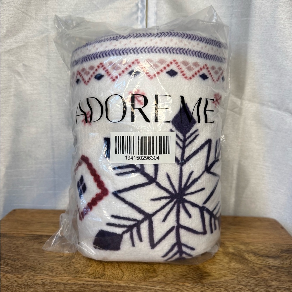 Adore Me Festive White and Navy Blanket